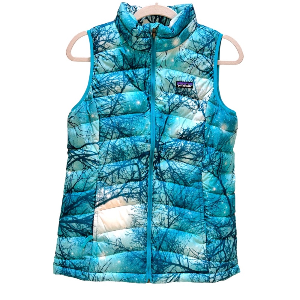 Patagonia Girls Teal & Aqua Tree-Print Puffer Vest Also fits a women's small!